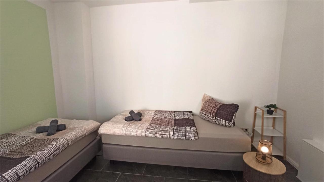 Apartment Fuer Bis Zu 7 Personen Mit Balkon Halberstadt Exterior photo